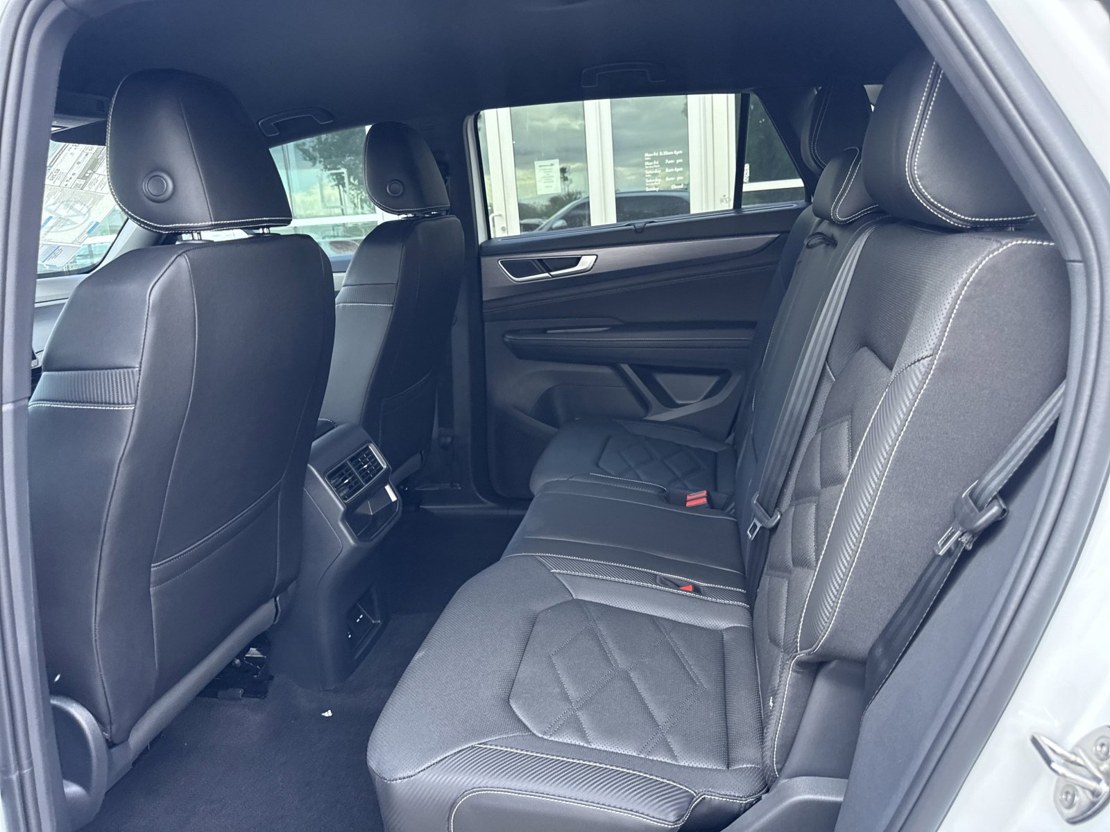 New 2026 Volkswagen Atlas Cross Sport SE image 18