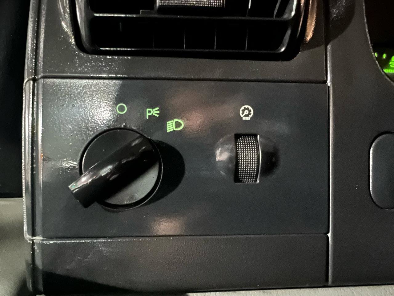 Used 2006 Ford F350 XLT image 31