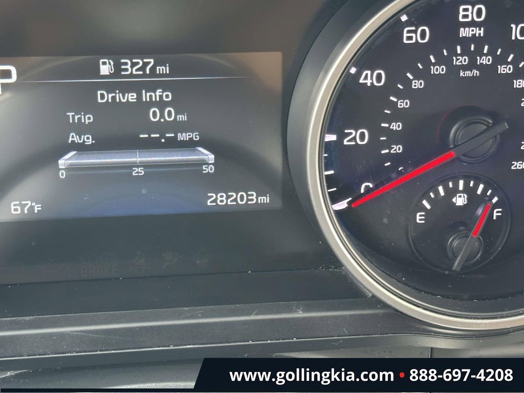 Used 2023 Kia Carnival LX image 21