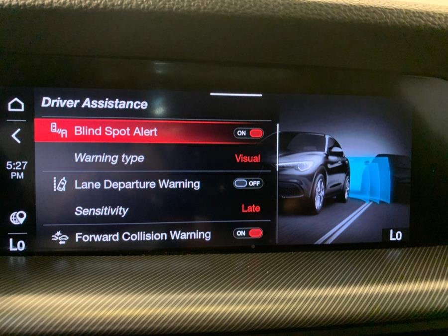 Used 2023 Alfa Romeo Stelvio Veloce image 13