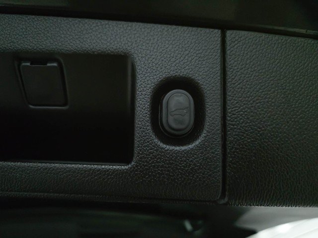 Used 2020 GMC Yukon SLT AWD/4WD image 41