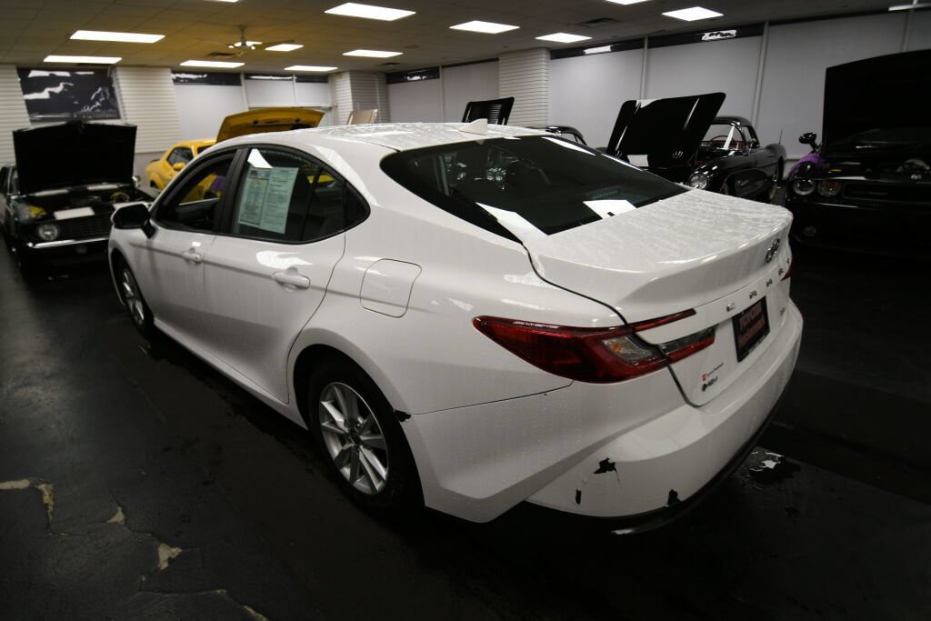 Used 2025 Toyota Camry LE FWD image 5