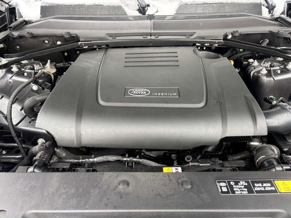 Used 2025 Land Rover Defender 110 S image 60