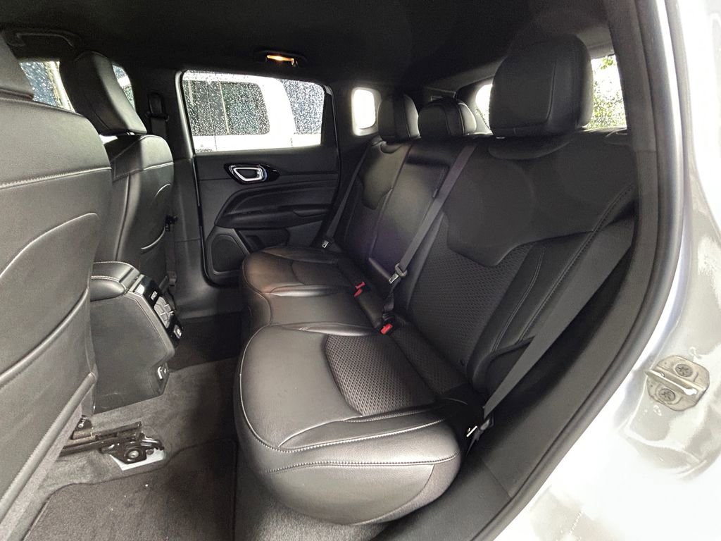 Used 2022 Jeep Compass Latitude AWD/4WD image 23