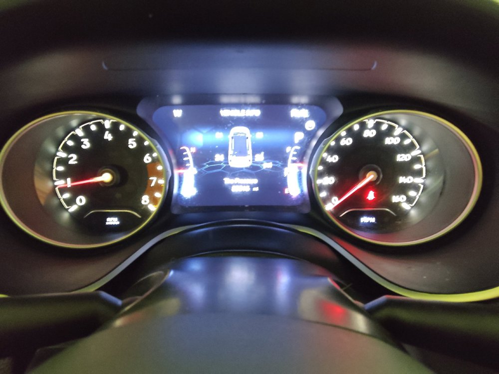 Used 2018 Jeep Compass Latitude w/ Popular Equipment Group FWD image 23