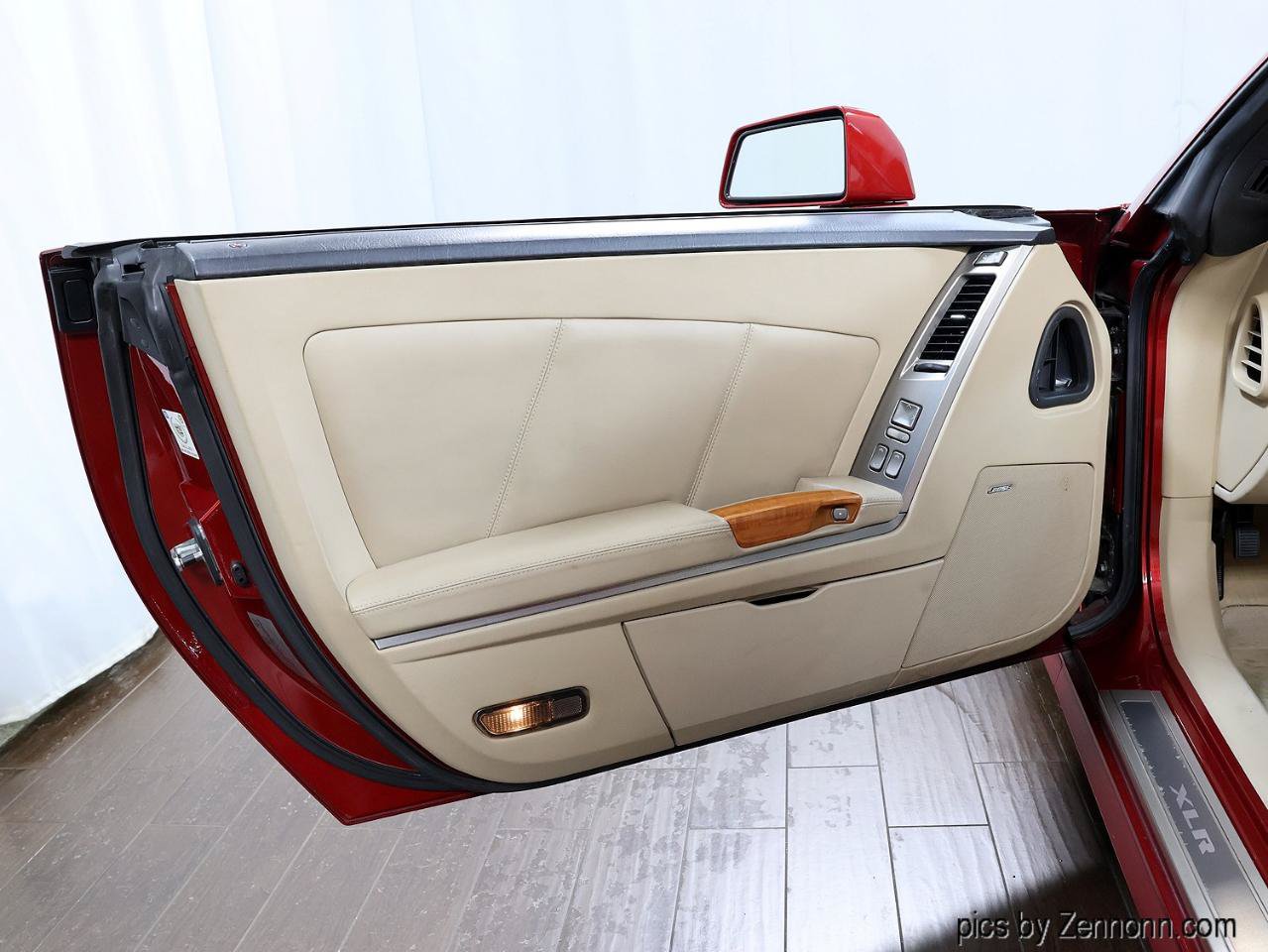 Used 2008 Cadillac XLR RWD image 23