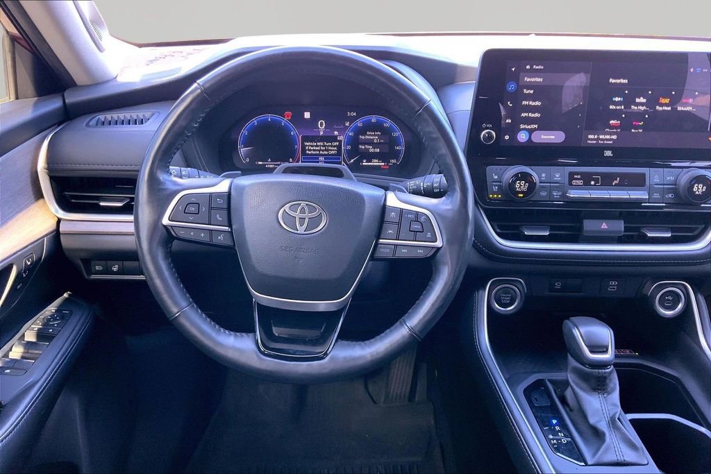 Used 2024 Toyota Grand Highlander Platinum image 8