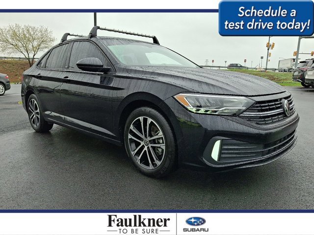 Used 2024 Volkswagen Jetta Sport image 1