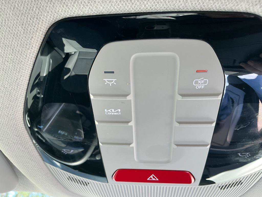 Used 2025 Kia K4 LXS image 15