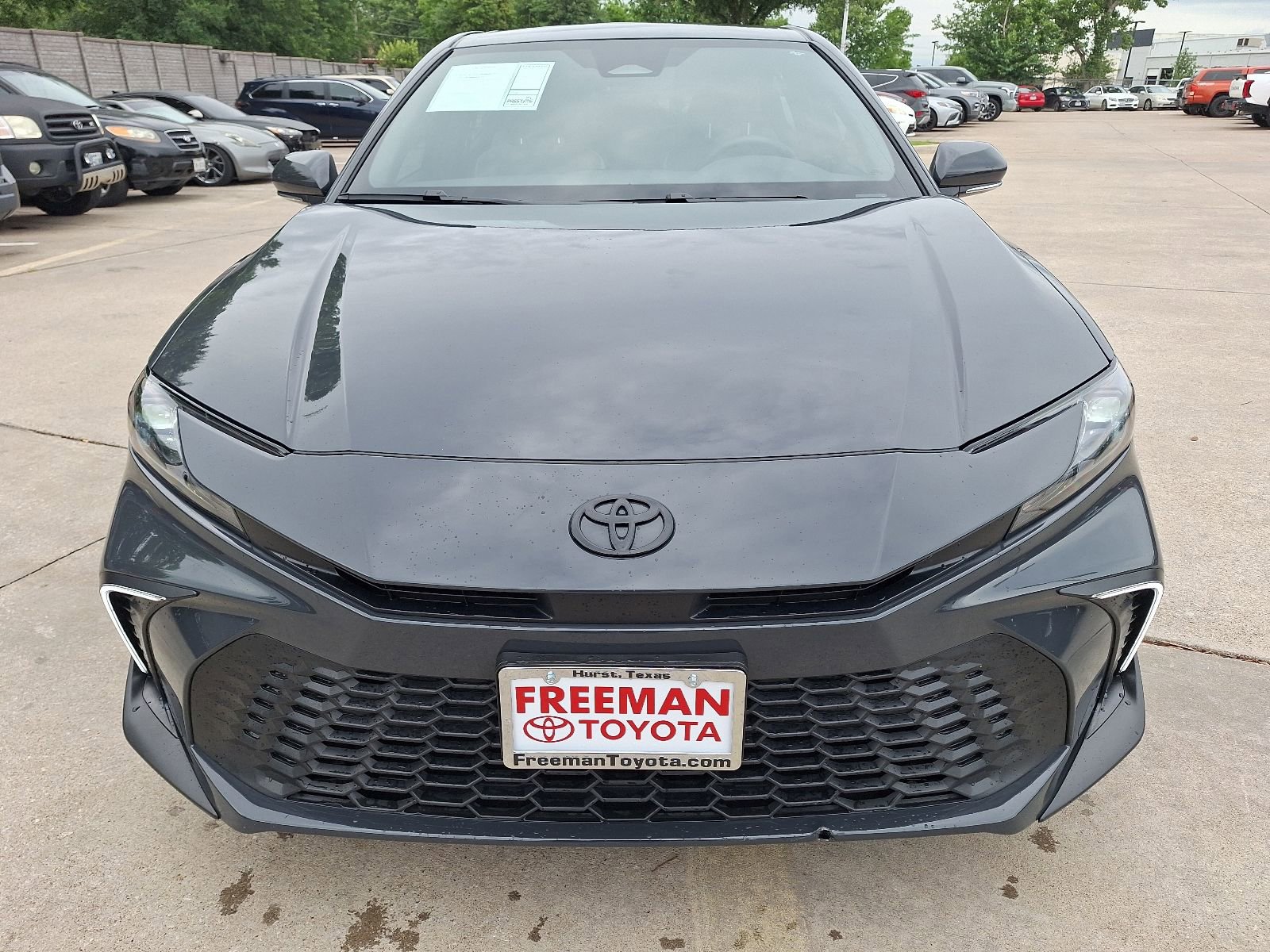 Used 2025 Toyota Camry SE FWD image 9
