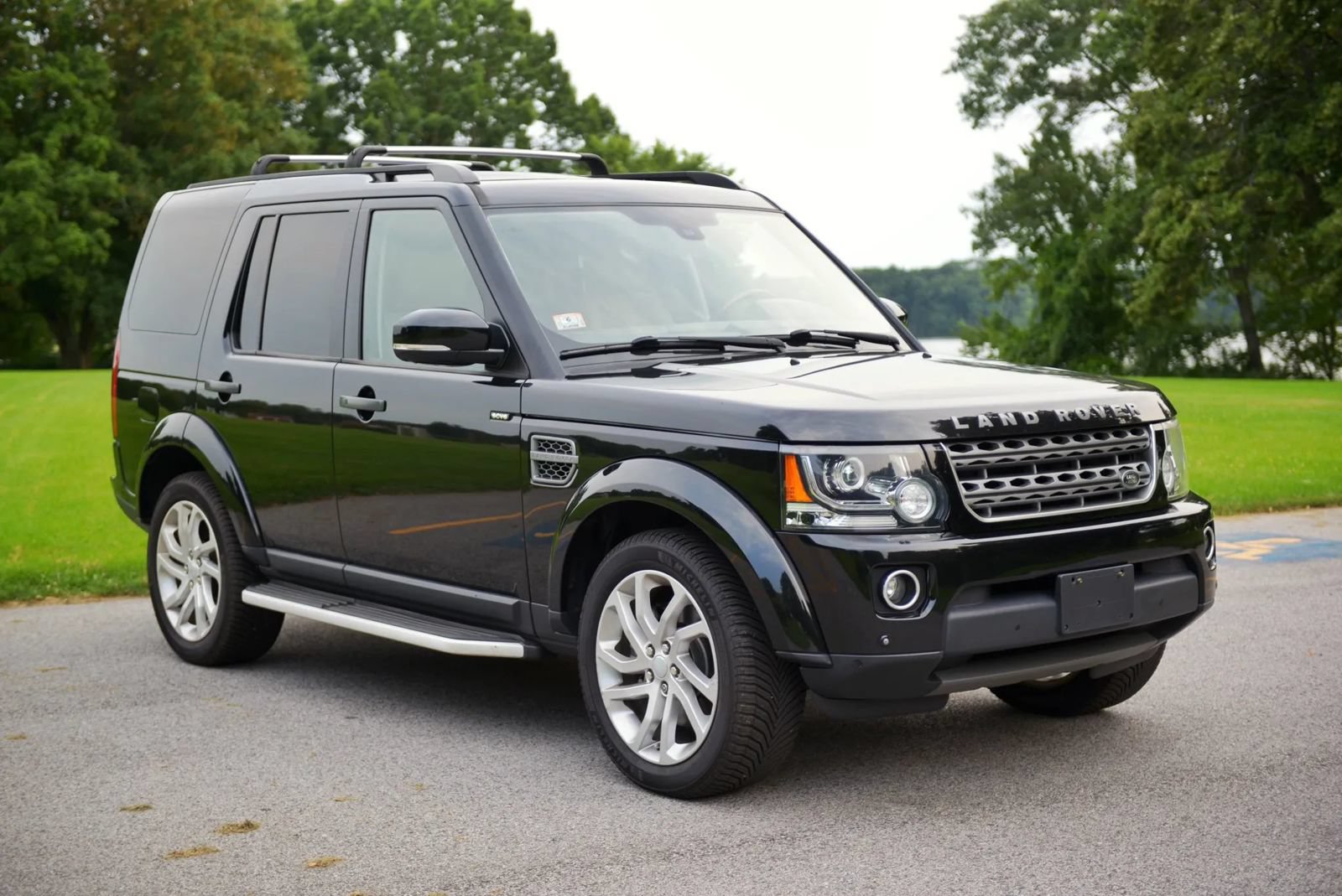 Used 2016 Land Rover LR4 HSE Silver Edition AWD/4WD image 7