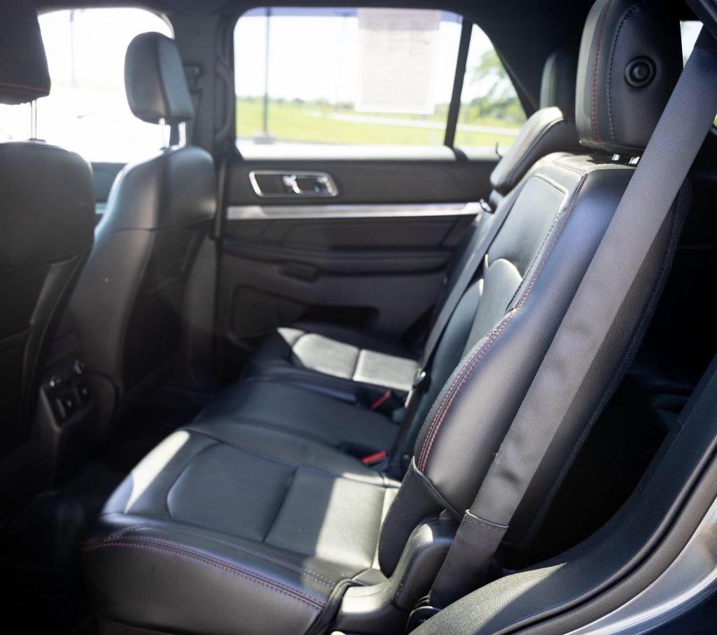 Used 2018 Ford Explorer Sport w/ Equipment Group 401A AWD/4WD image 21