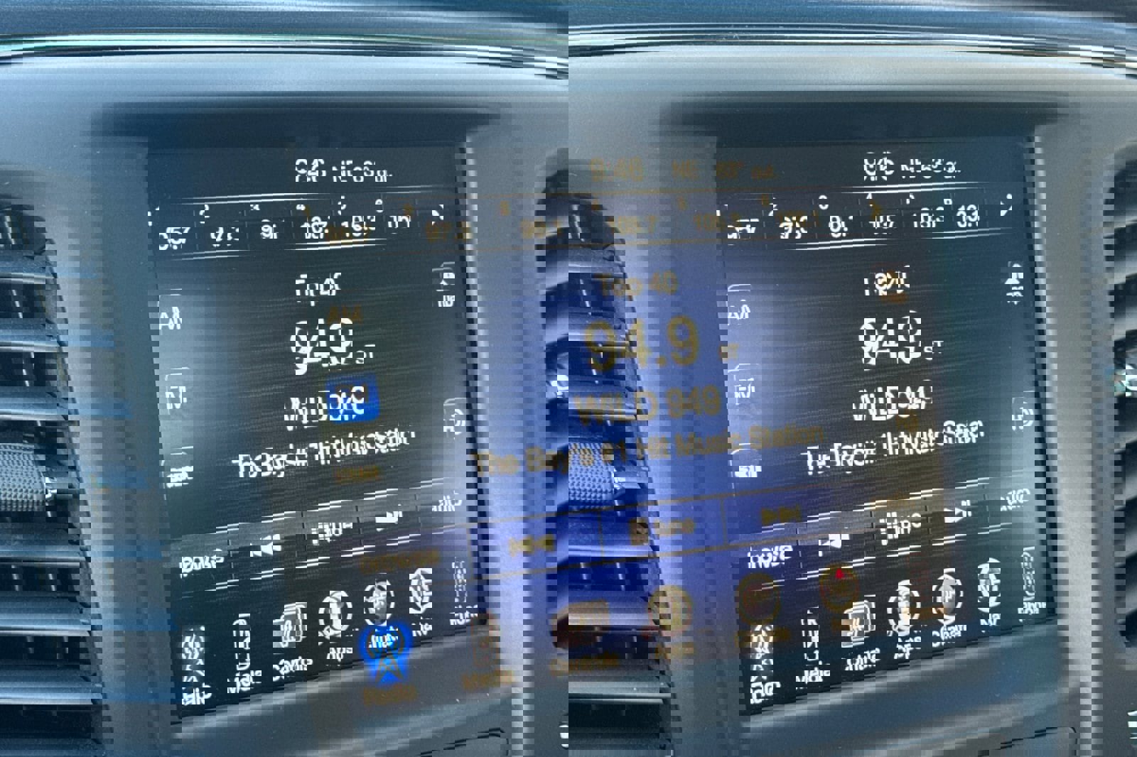 Used 2015 Chrysler 200 S w/ Navigation & Sound Group I image 18