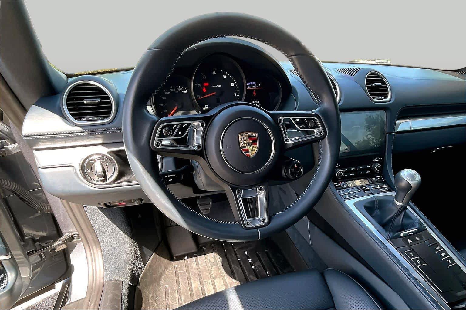 Used 2025 Porsche 718 Cayman RWD image 6