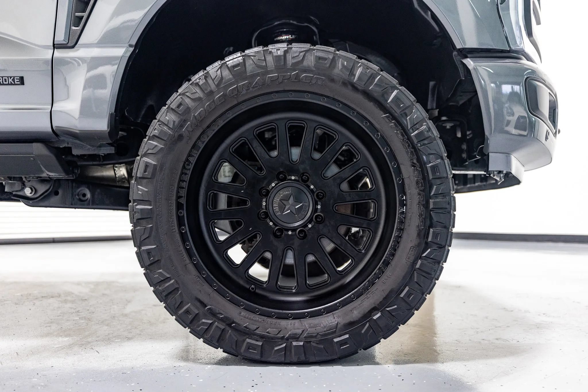 Used 2024 Ford F250 Platinum AWD/4WD image 30