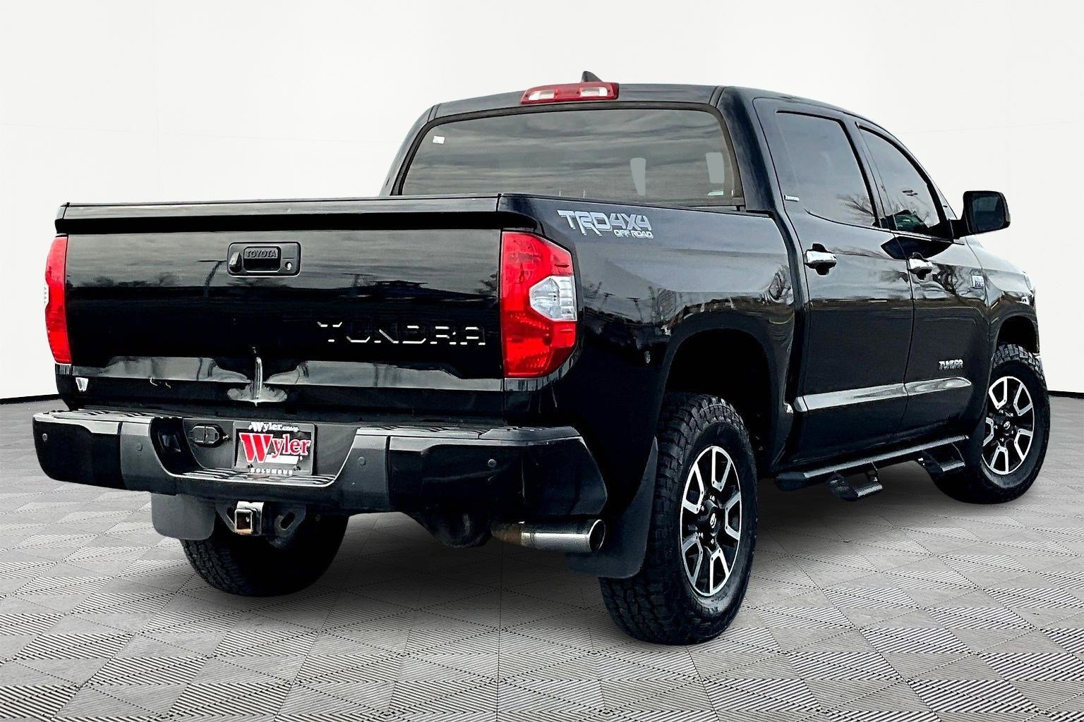 Used 2021 Toyota Tundra Limited w/ Limited Premium Package AWD/4WD image 6