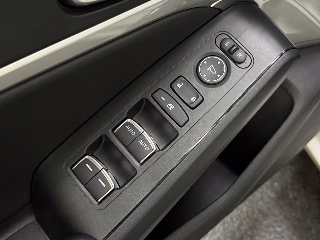 Used 2025 Acura Integra FWD image 13