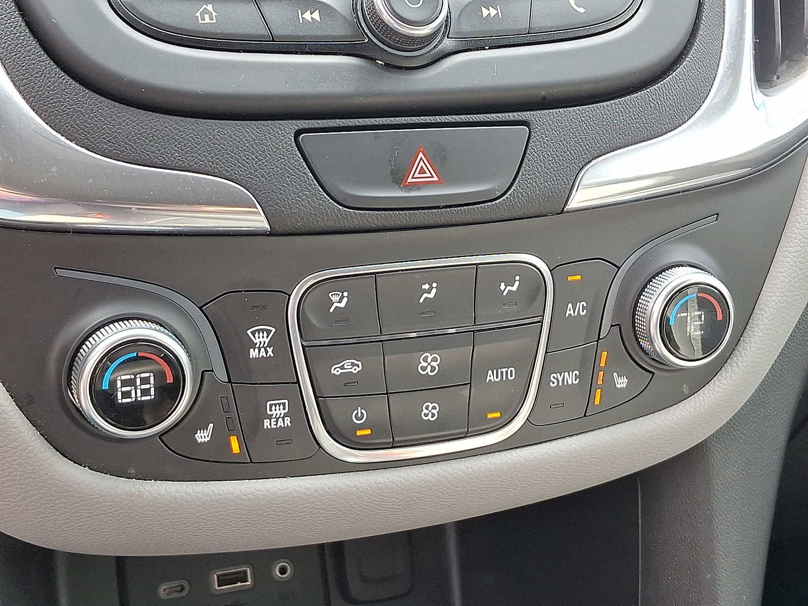 Used 2019 Chevrolet Equinox LT AWD/4WD image 15