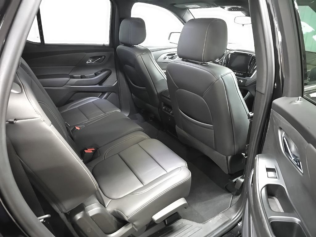 Used 2023 Chevrolet Traverse LT image 17