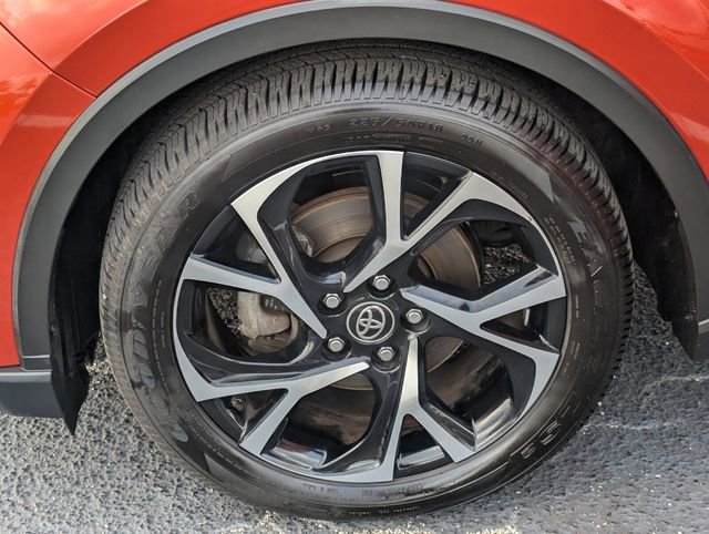 Used 2020 Toyota C-HR XLE FWD image 20