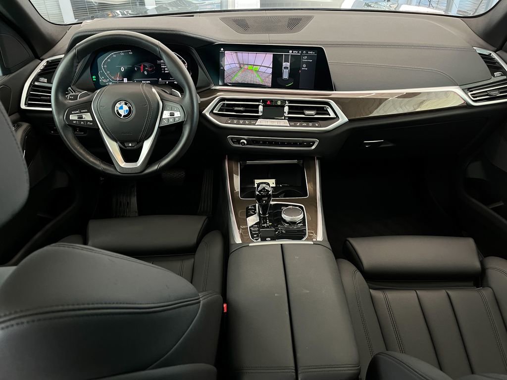 Used 2022 BMW X5 xDrive40i w/ Premium Package image 2