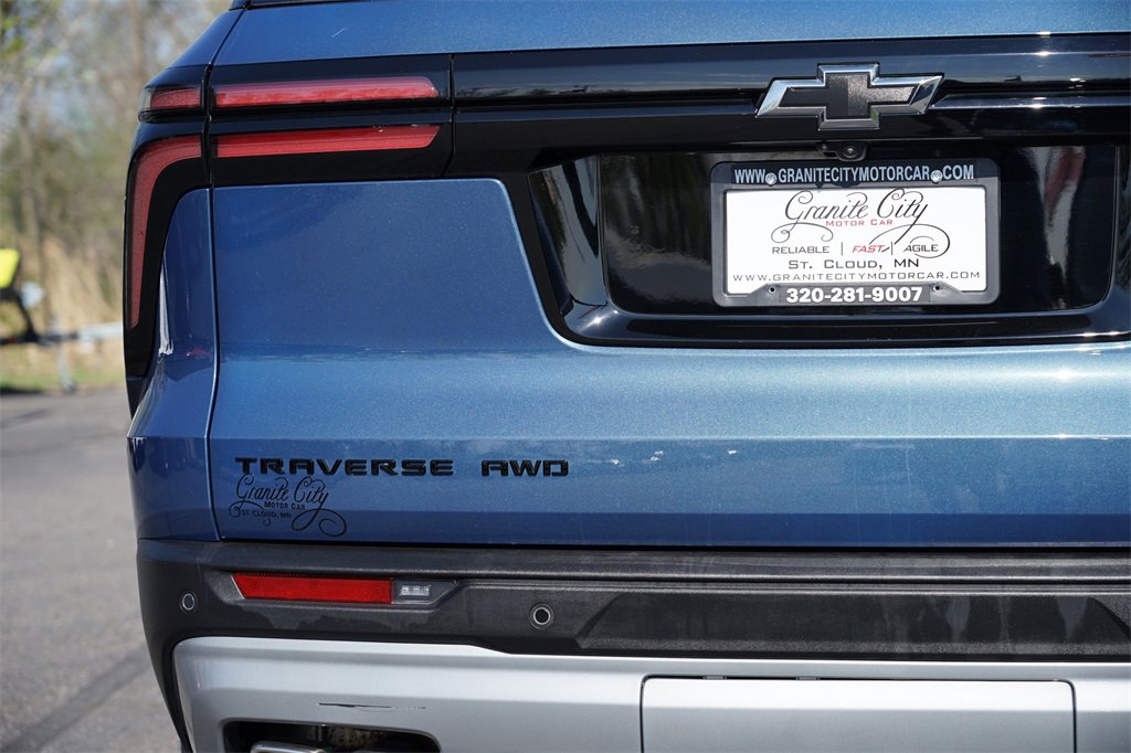 Used 2024 Chevrolet Traverse Z71 image 10