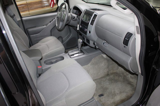 Used 2016 Nissan Frontier SV image 8