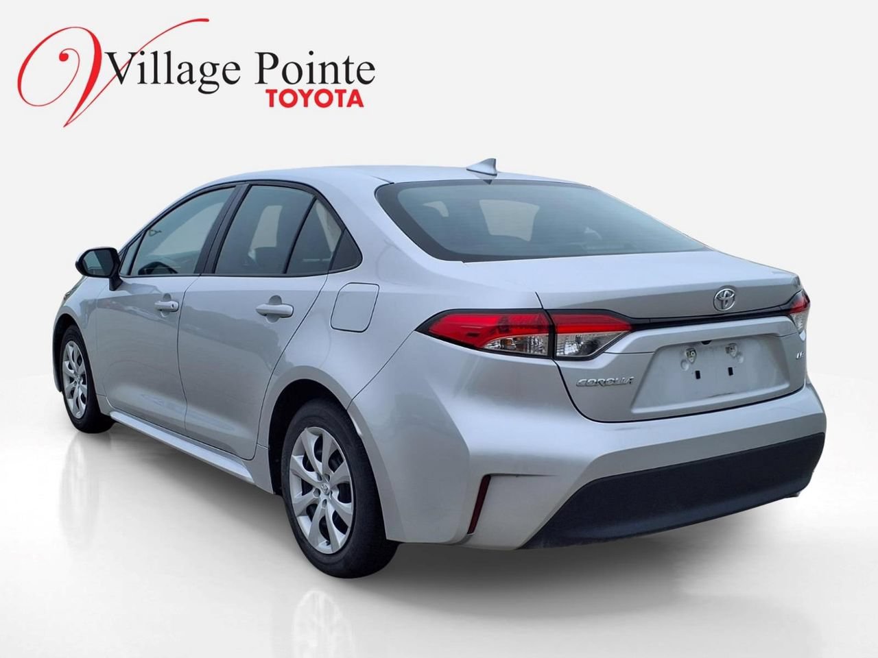 Used 2024 Toyota Corolla LE FWD image 3