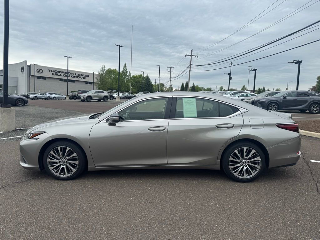 Used 2019 Lexus ES 350 w/ Premium Package FWD image 2