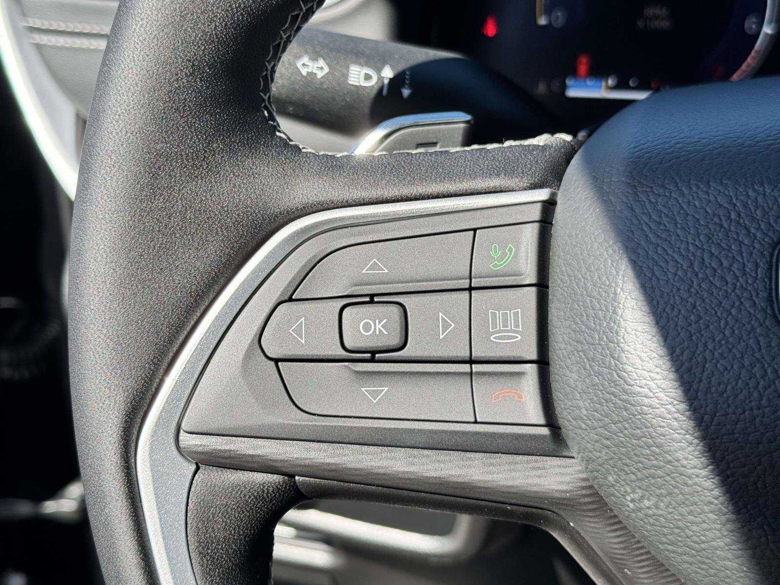 New 2025 Jeep Grand Cherokee Altitude AWD/4WD image 8