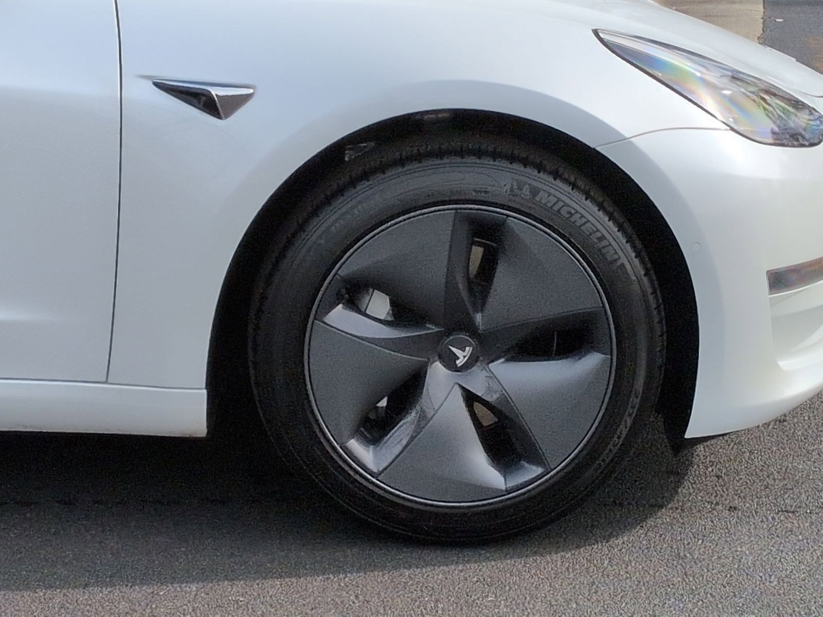 Used 2019 Tesla Model 3 Standard Range Plus image 13