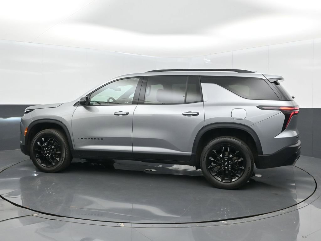 Used 2024 Chevrolet Traverse LT w/ Midnight/Sport Edition FWD image 13