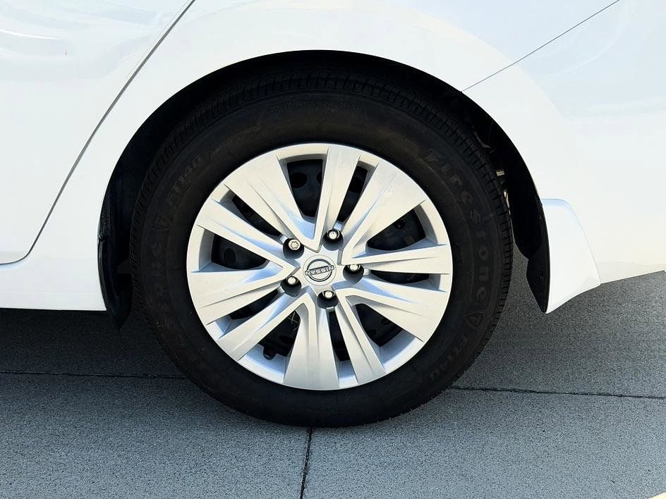 Used 2024 Nissan Sentra S w/ Lighting Package image 17