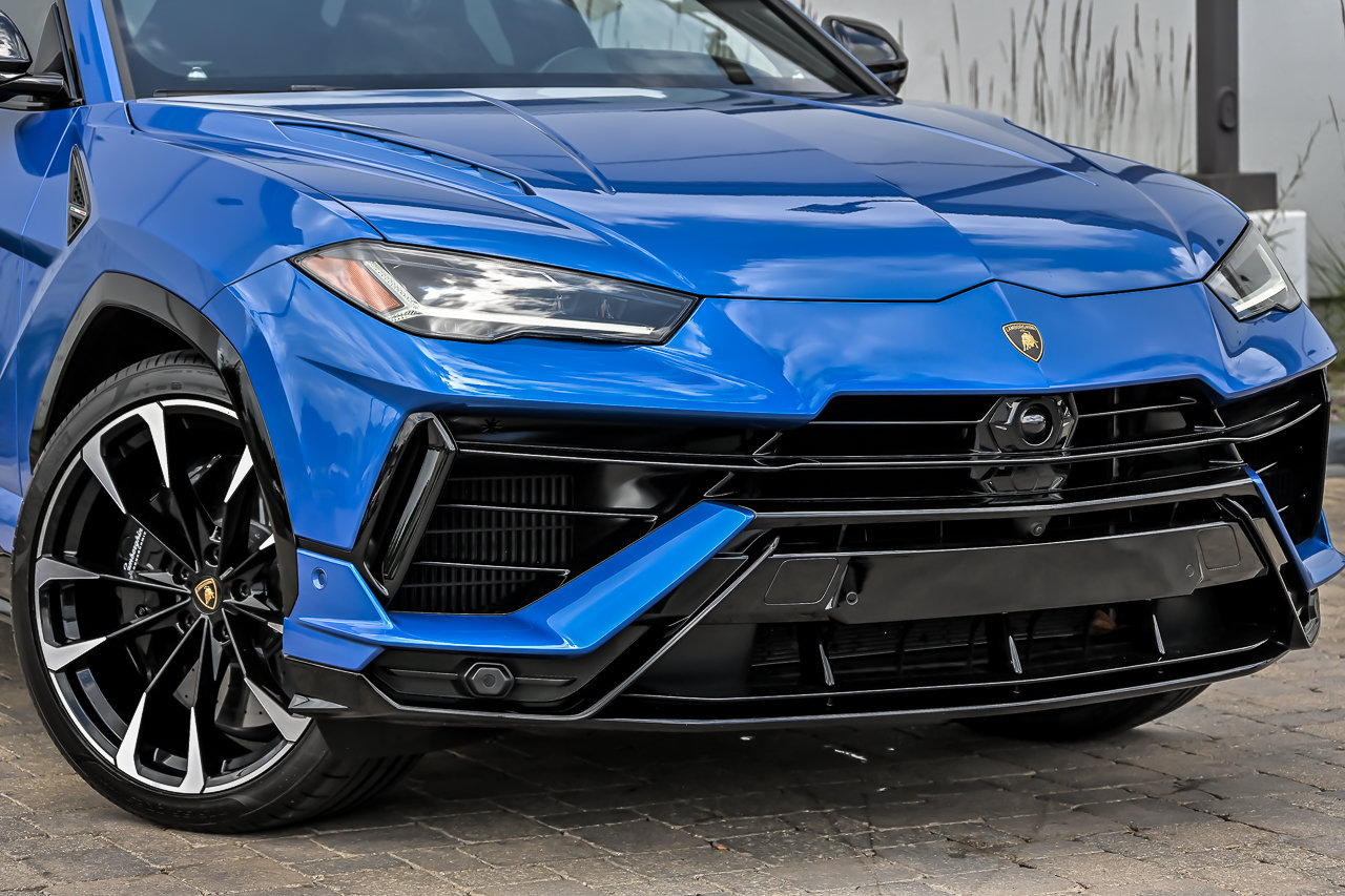Used 2023 Lamborghini Urus S AWD/4WD image 2