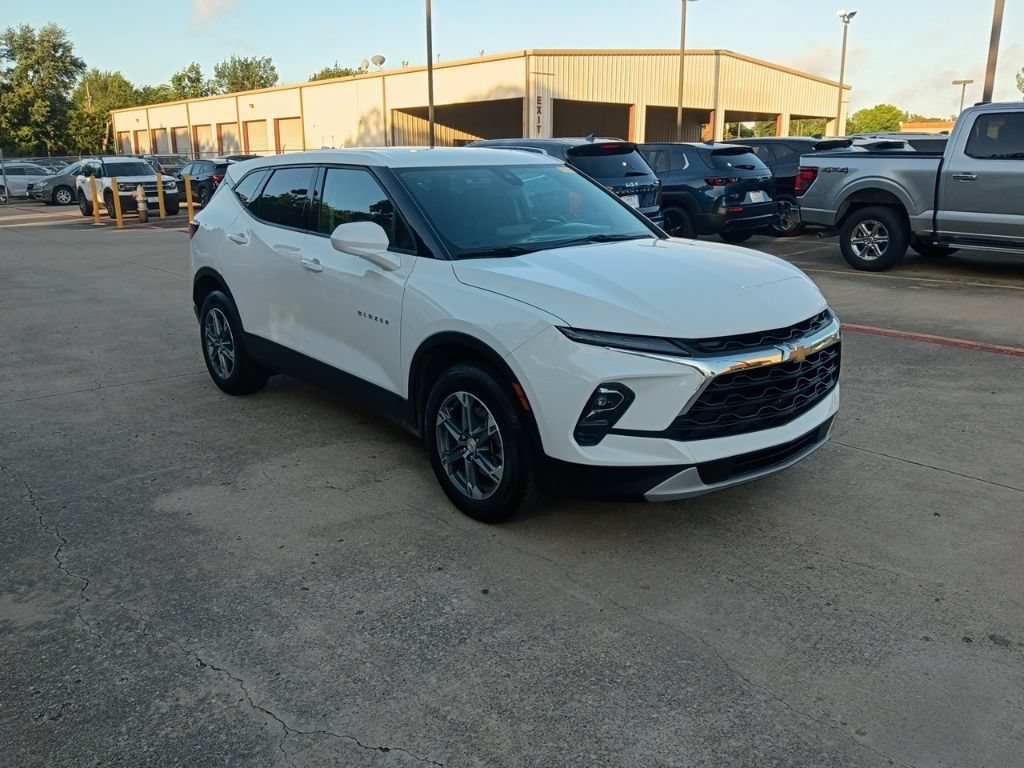 Used 2025 Chevrolet Blazer LT AWD/4WD image 6