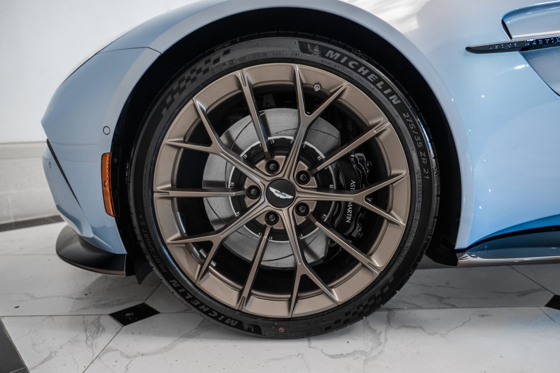 New 2026 Aston Martin V8 Vantage Coupe image 4