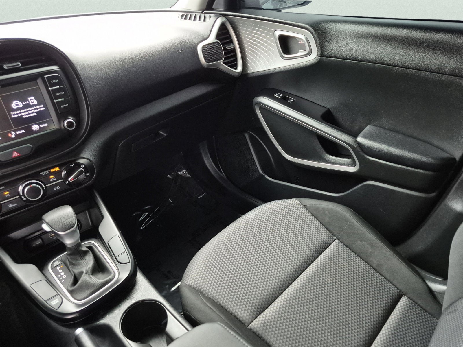 Used 2023 Kia Soul LX FWD image 15