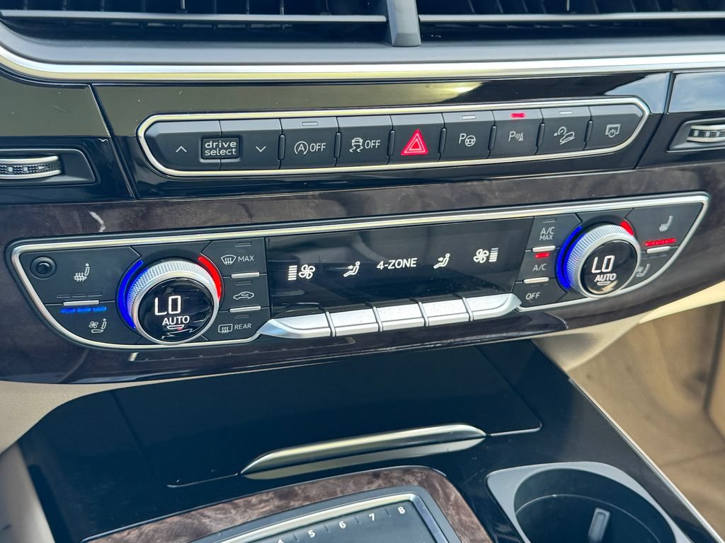 Used 2019 Audi Q7 3.0T Prestige w/ Prestige Package AWD/4WD image 29