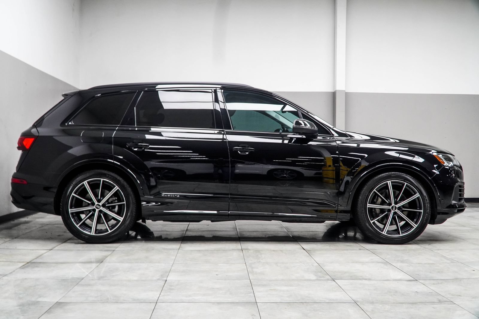 Used 2024 Audi Q7 3.0T Prestige AWD/4WD image 8