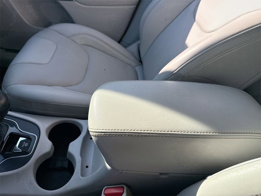 Used 2020 Jeep Cherokee Limited w/ Technology Group image 21