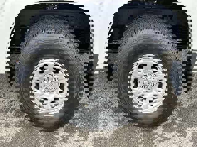 Used 2024 Nissan Frontier S w/ Technology Package image 5