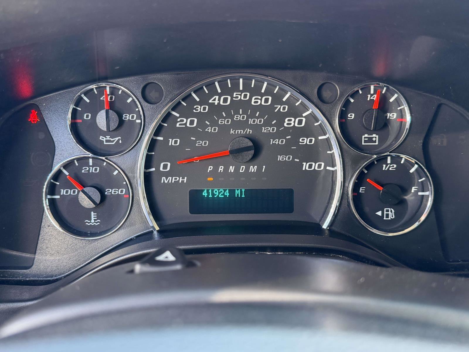 Used 2019 Chevrolet Express 2500 w/ Driver Convenience Package RWD image 28