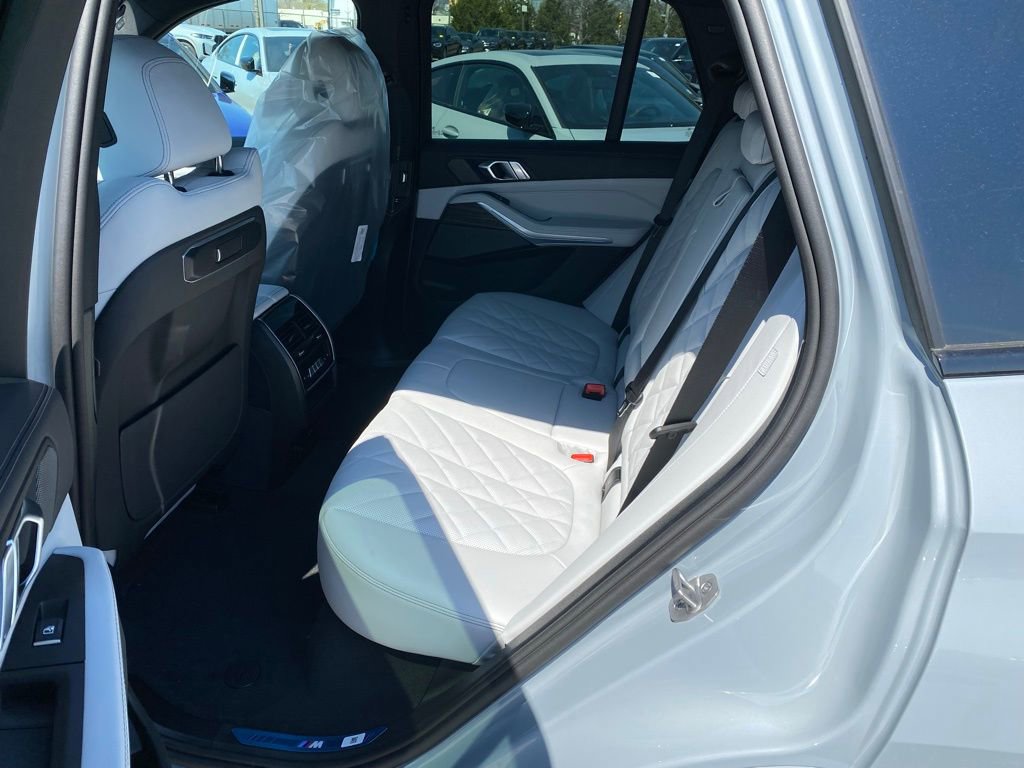 New 2026 BMW X5 xDrive40i w/ M Sport Package AWD/4WD image 7
