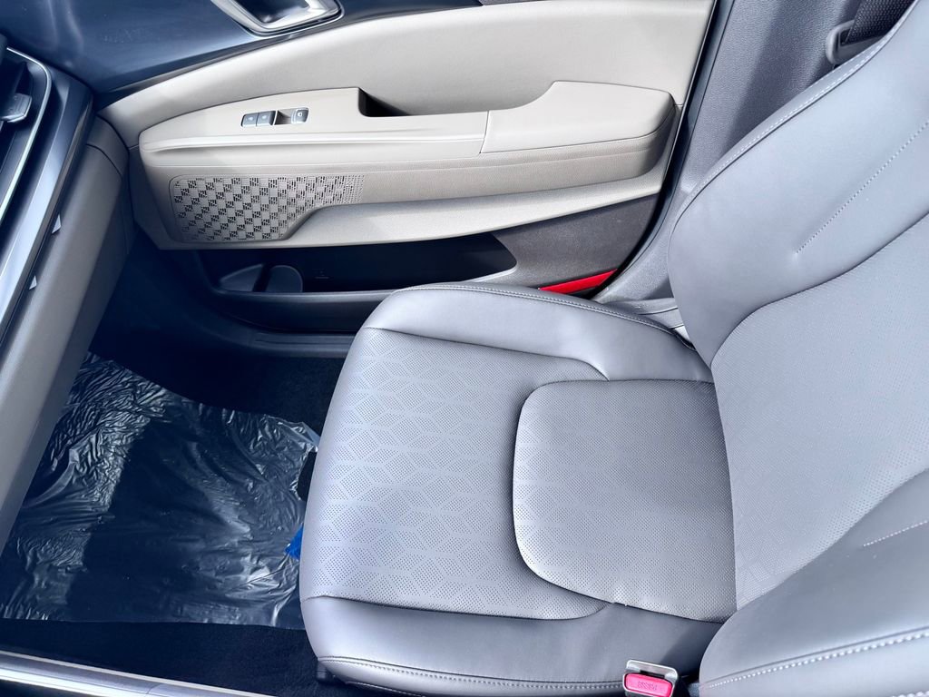 New 2026 Kia Carnival FWD image 23