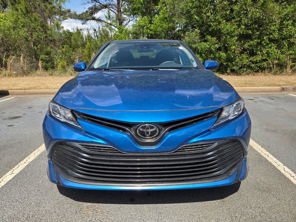 Used 2020 Toyota Camry LE image 2