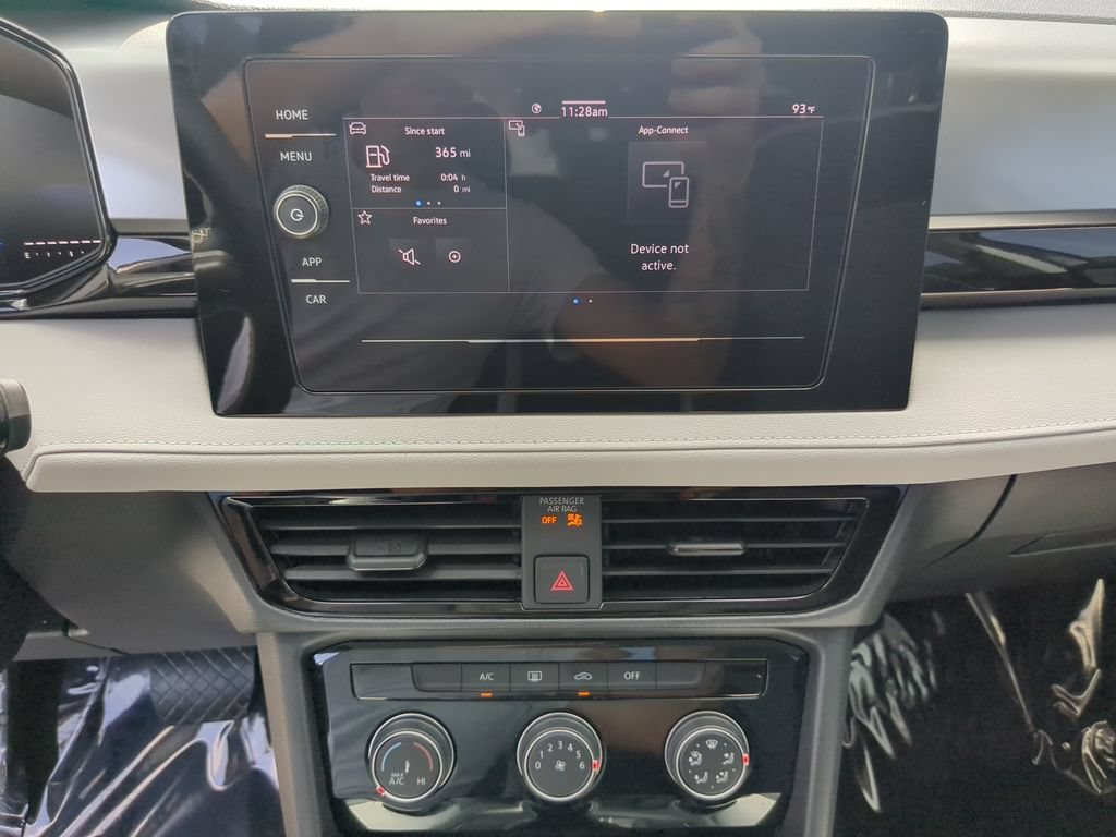 Certified 2025 Volkswagen Taos S FWD image 19