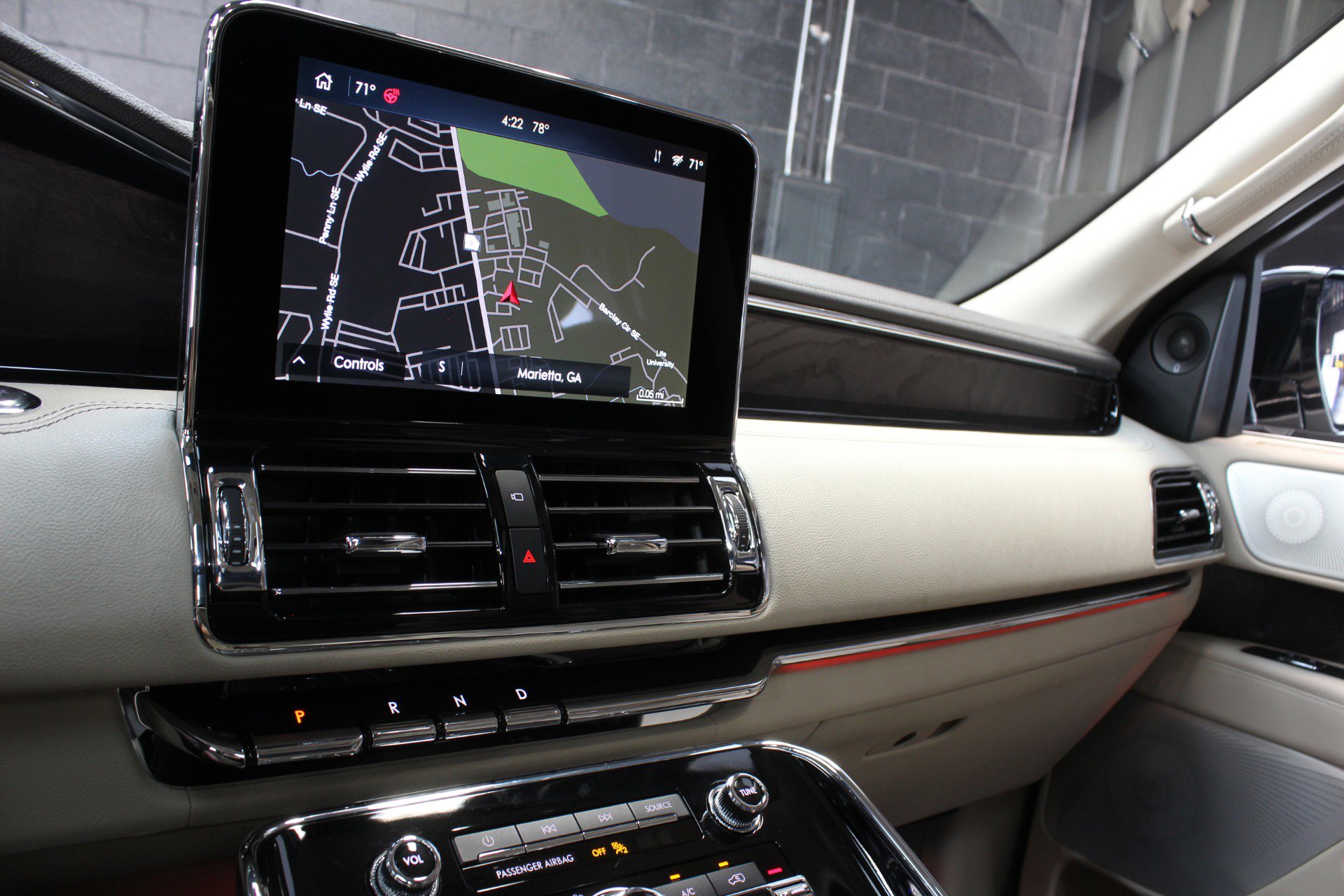 Used 2021 Lincoln Navigator Reserve w/ Luxury Package image 57