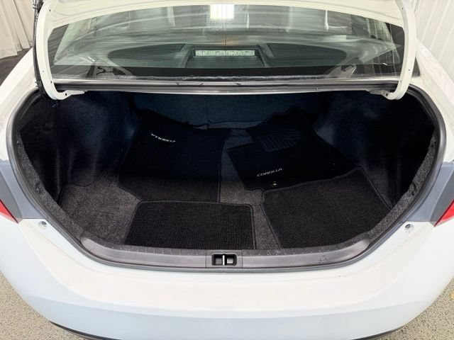 Used 2017 Toyota Corolla SE w/ Carpet Mat Package (TMS) FWD image 9