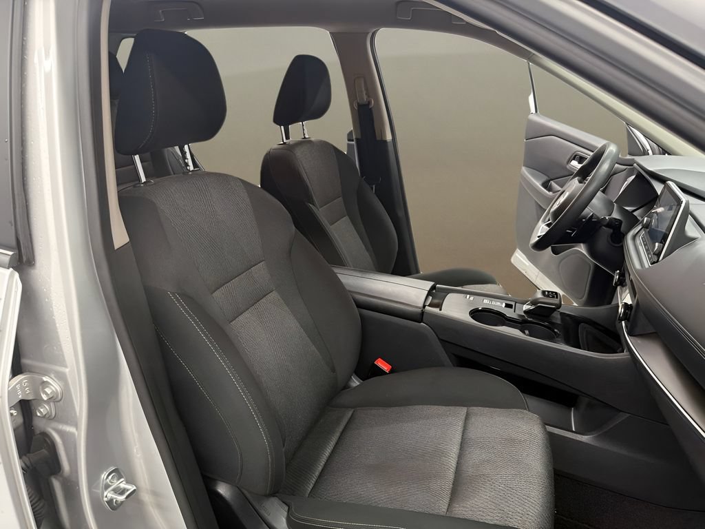 Used 2024 Nissan Rogue SV FWD image 31