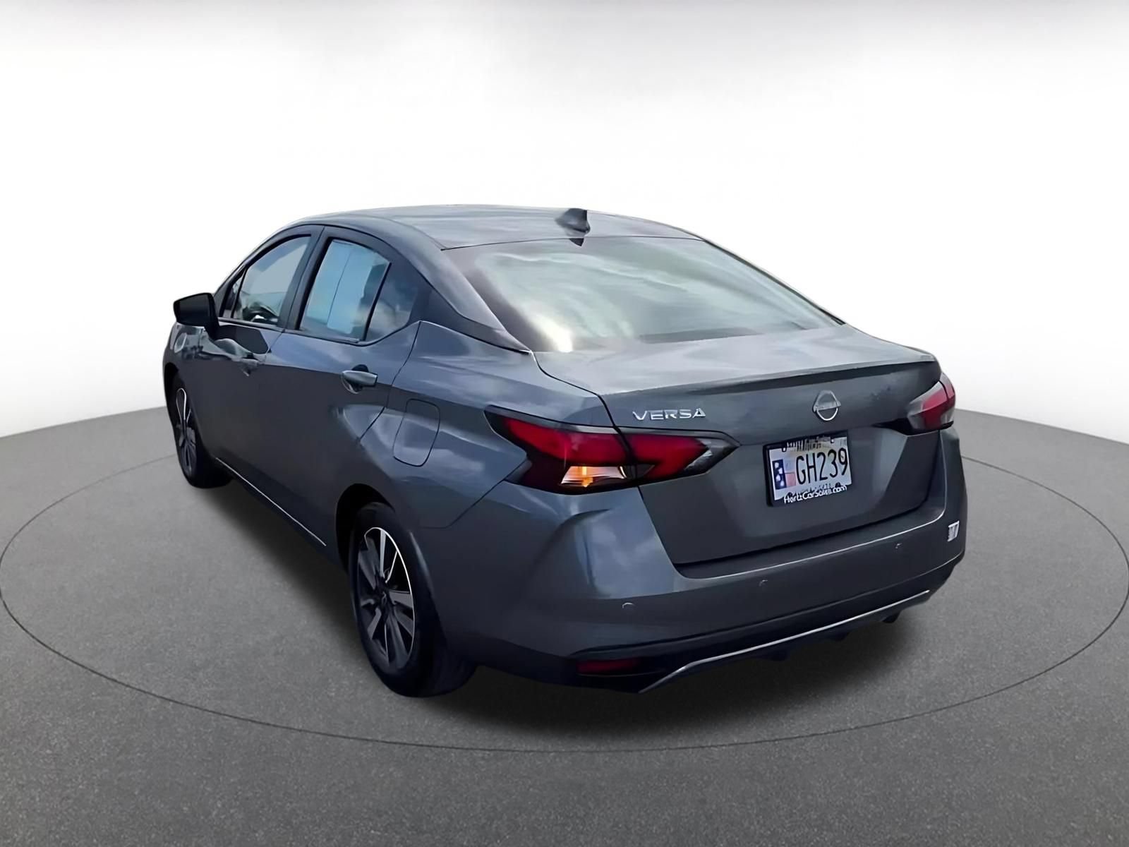 Used 2025 Nissan Versa SV FWD image 10